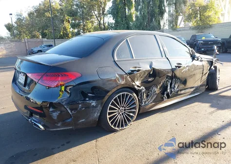 2024 Mercedes-Benz C 300 z USA, uszkodzony, nr VIN W1KAF4GBXRR170477